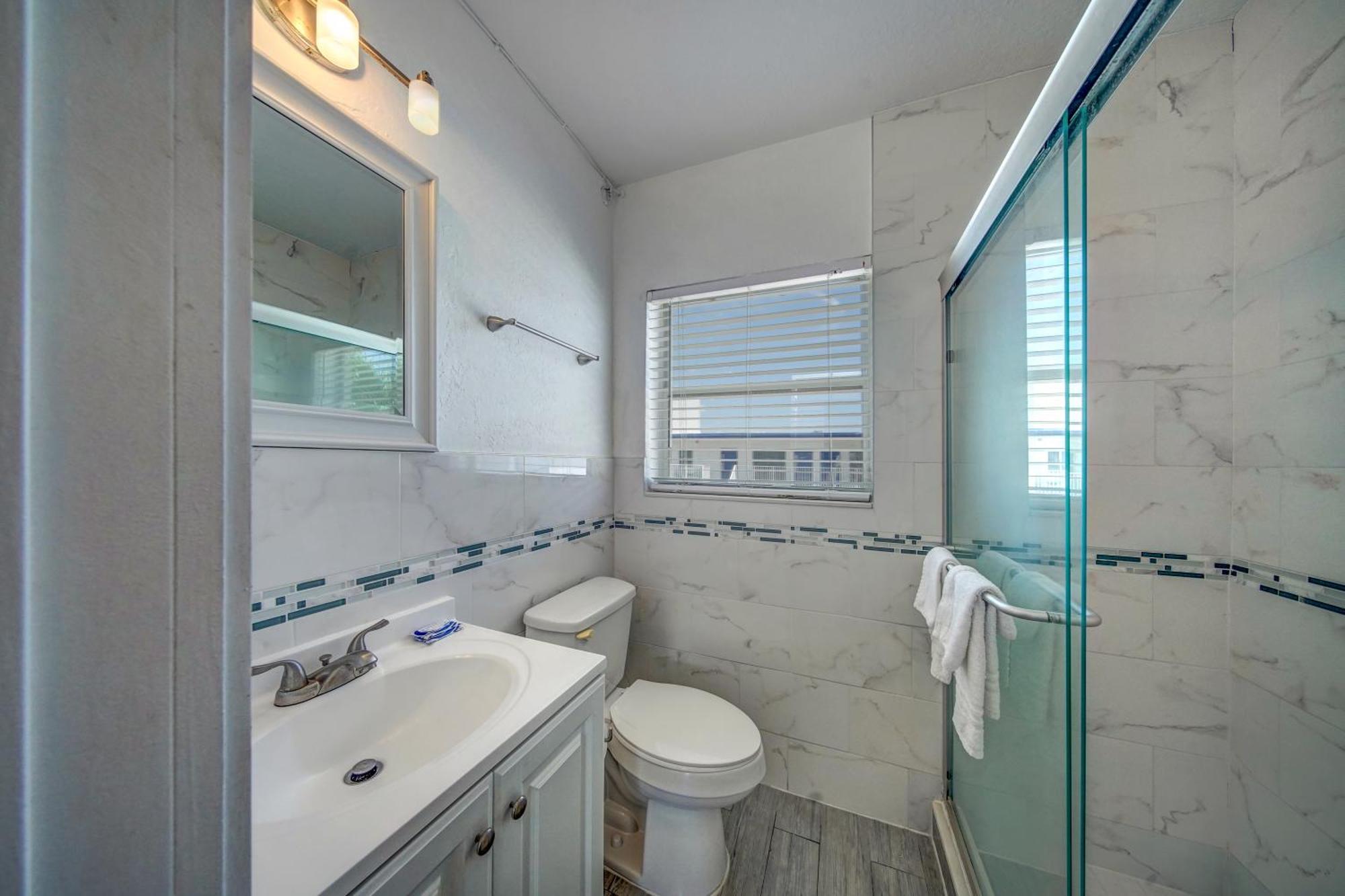 Blue Strawberry By The Sea Hotel Lauderdale-by-the-Sea Ngoại thất bức ảnh