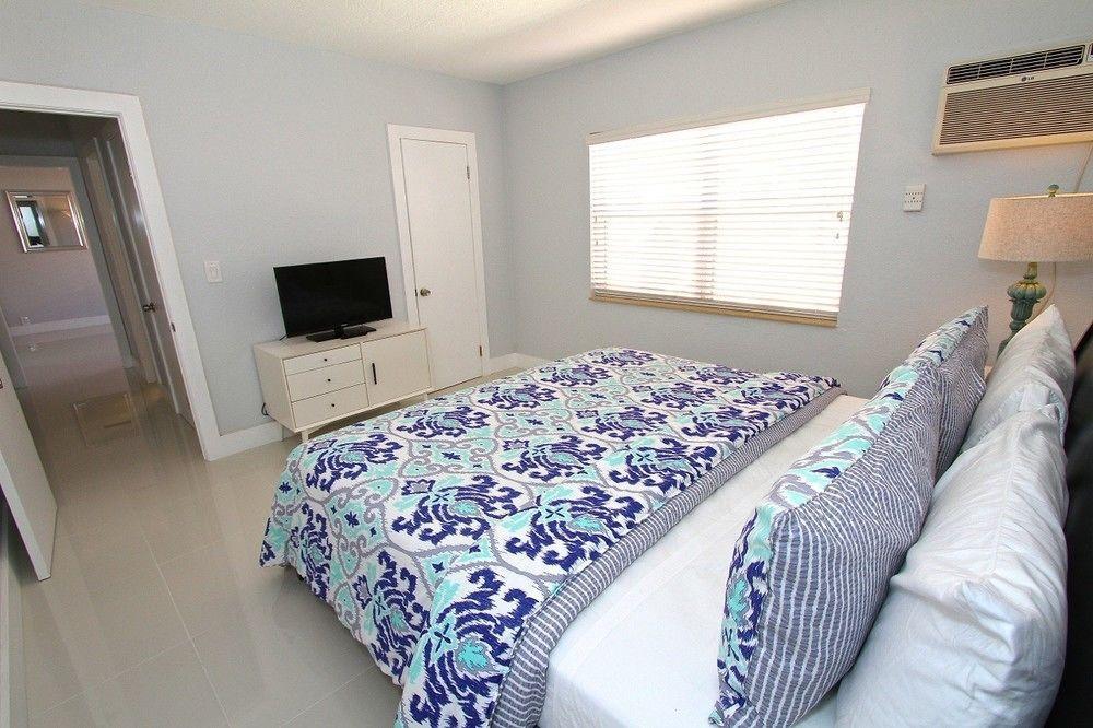 Blue Strawberry By The Sea Hotel Lauderdale-by-the-Sea Ngoại thất bức ảnh