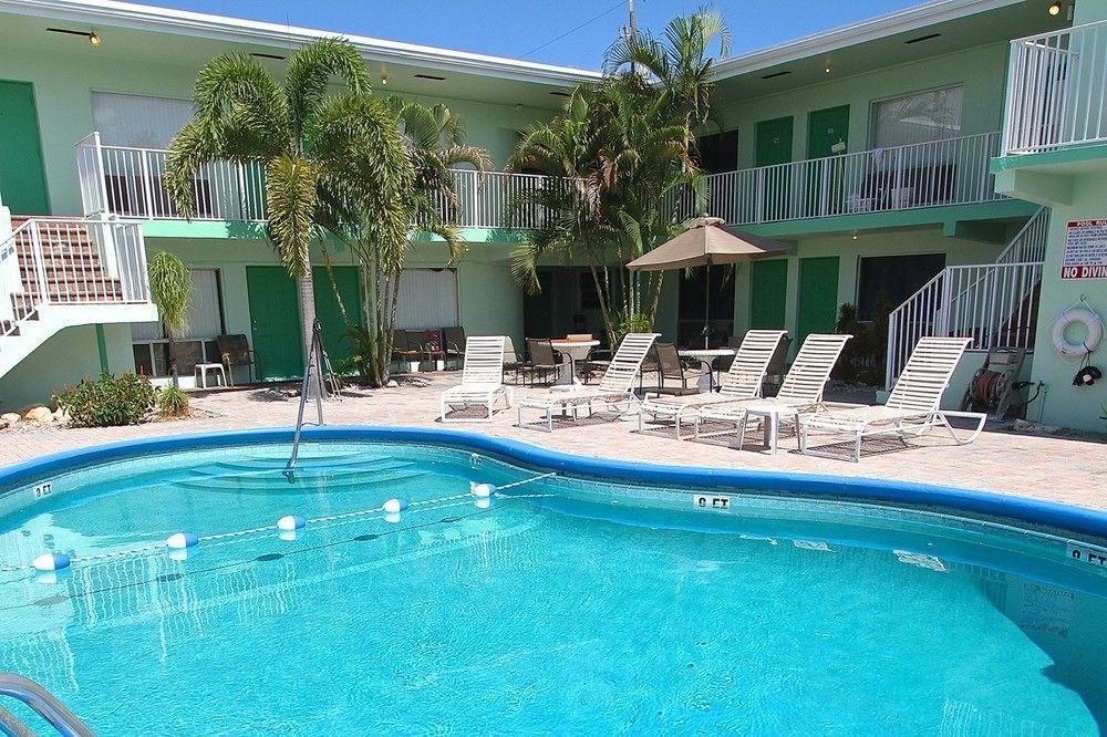 Blue Strawberry By The Sea Hotel Lauderdale-by-the-Sea Ngoại thất bức ảnh