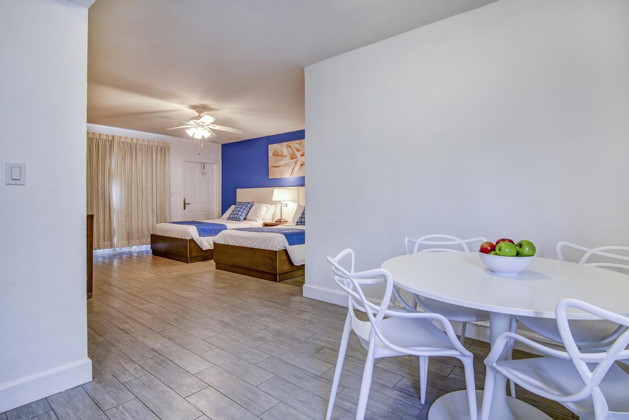 Blue Strawberry By The Sea Hotel Lauderdale-by-the-Sea Ngoại thất bức ảnh