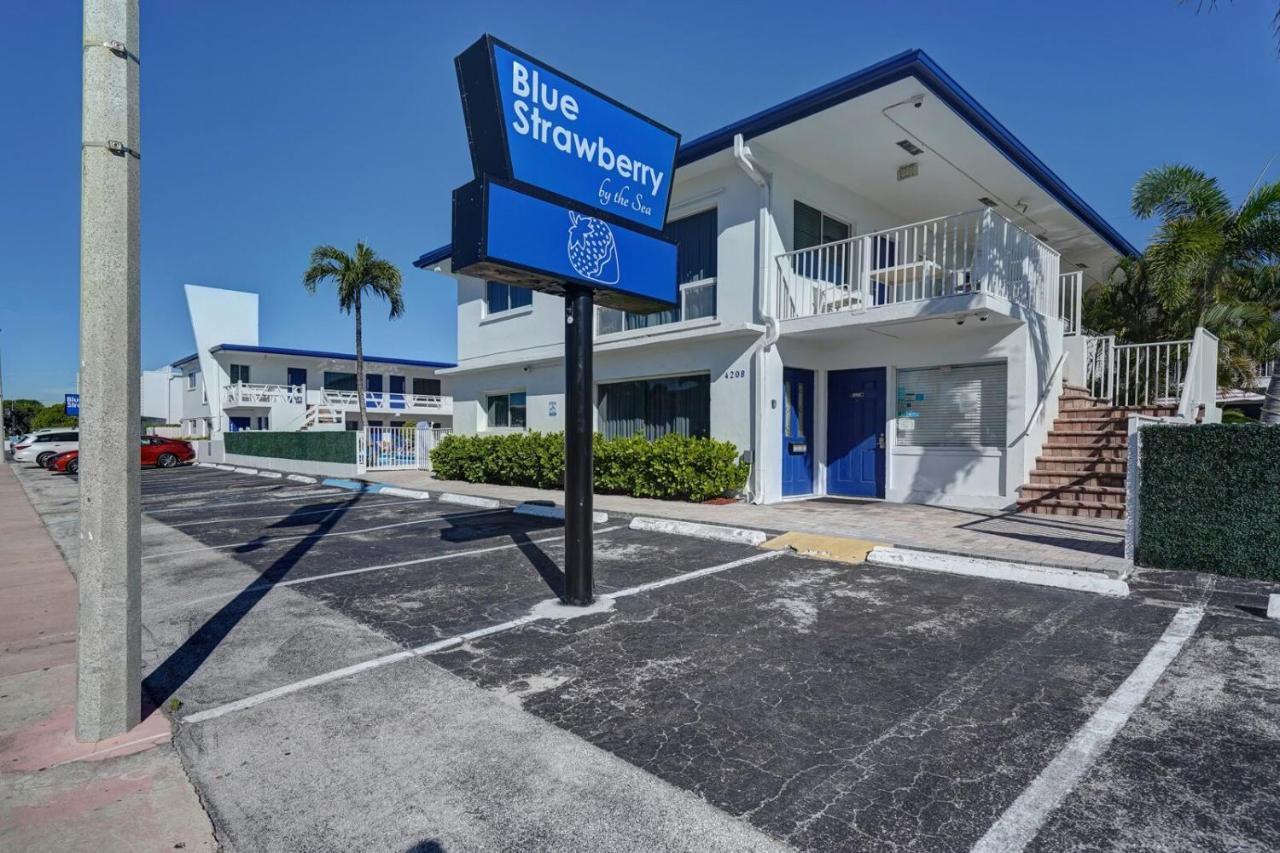 Blue Strawberry By The Sea Hotel Lauderdale-by-the-Sea Ngoại thất bức ảnh